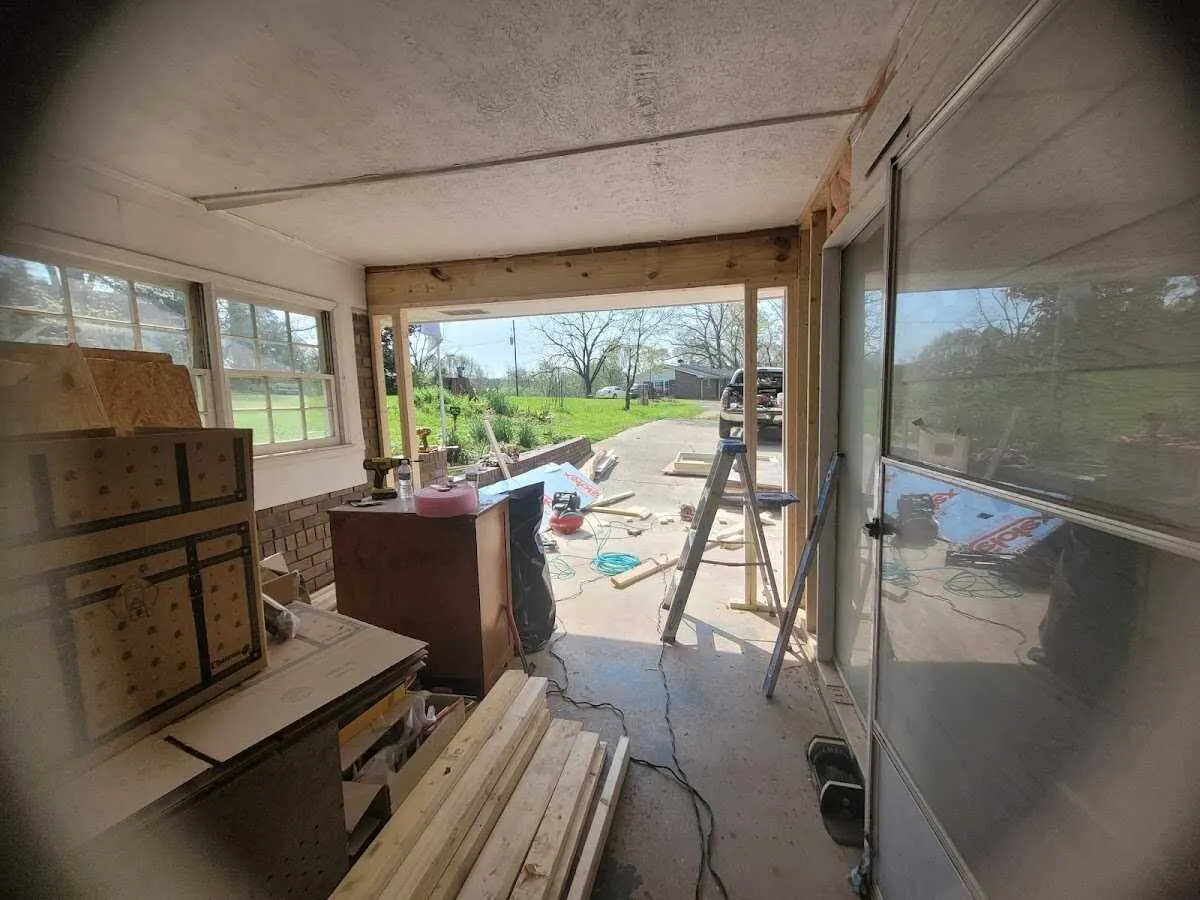 Air movers and dehumidifier for Water Mitigation Services in Minneola